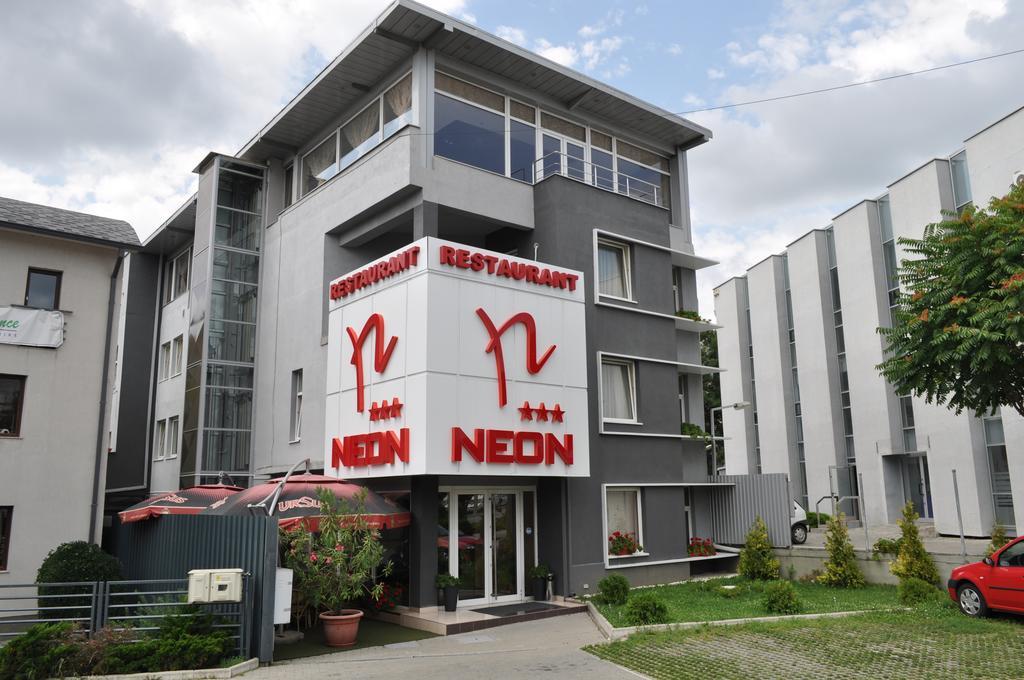 Hotel Neon Тимишоара Экстерьер фото