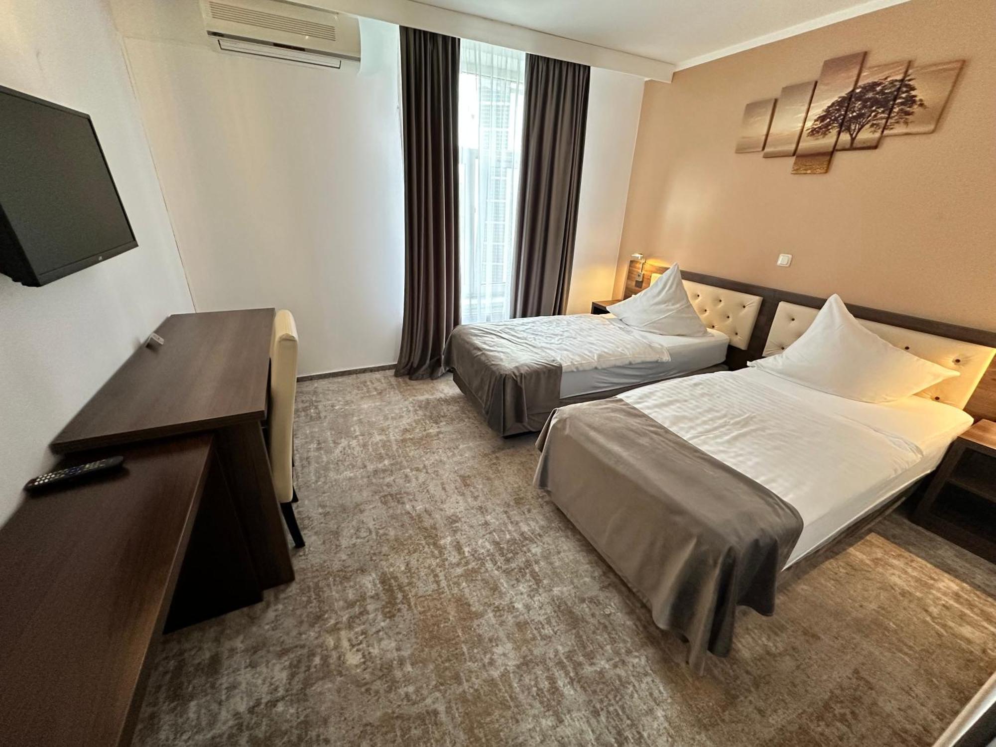 Hotel Neon Тимишоара Экстерьер фото